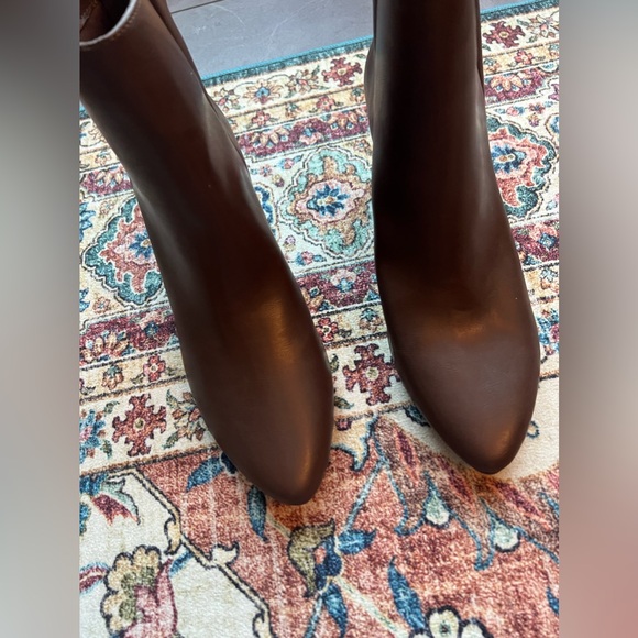 NWOB A New Day brown faux leather pointed toe heeled booties, size 11 - Picture 2 of 6